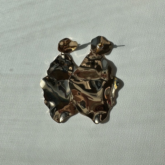 Reflective Waterdrops Earrings - Picture 3 of 5